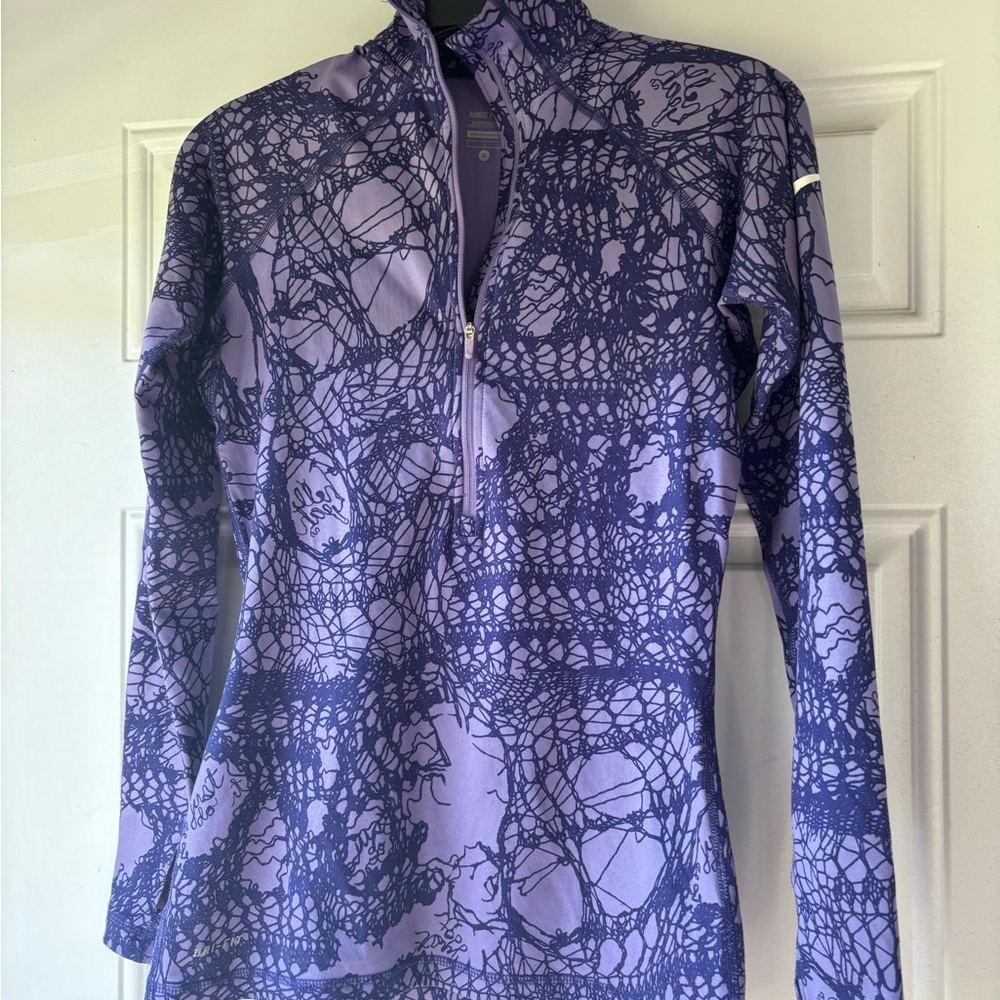 Woman’s Nike athletic top